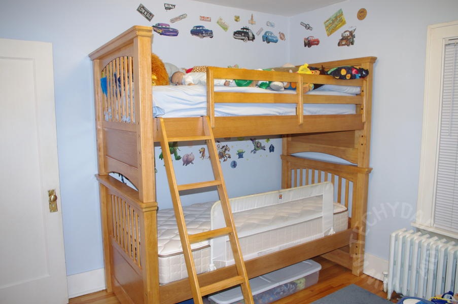 bunk bed crib on bottom